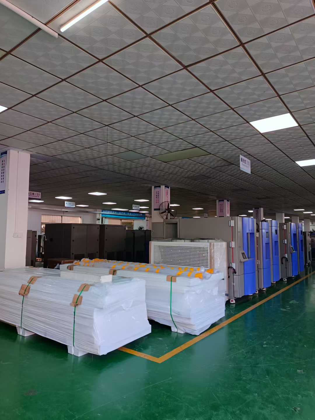 勤卓步入式高低溫試驗(yàn)箱同城送貨流程 /static/upload/image/20251212/1765536975160837.jpg